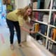 Carlie van Tongeren op bezoek bij Boekhandel Broekhuis Deventer